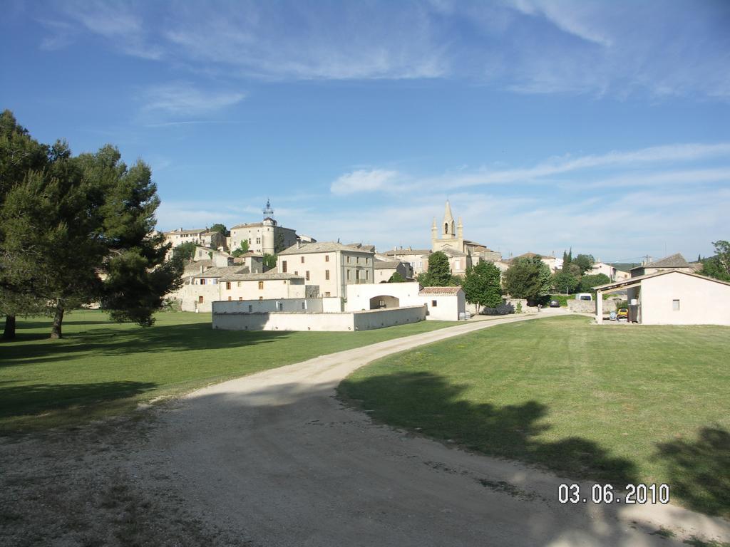 Domaine Saint Martin Hotel Valliguieres Exterior photo