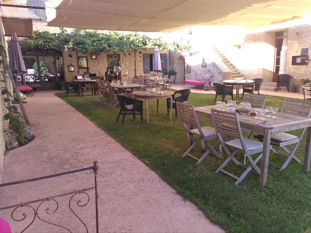 Domaine Saint Martin Hotel Valliguieres Exterior photo