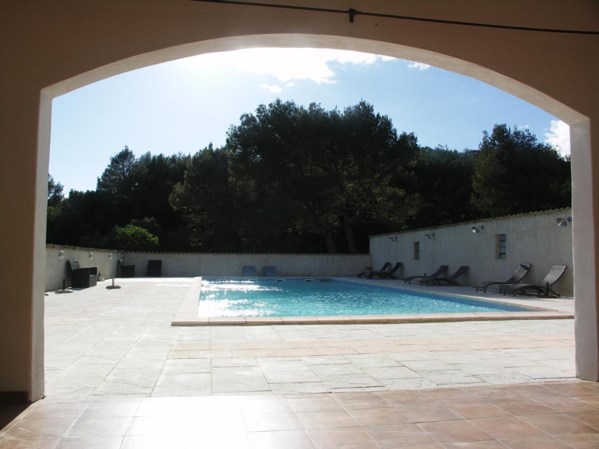 Domaine Saint Martin Hotel Valliguieres Exterior photo