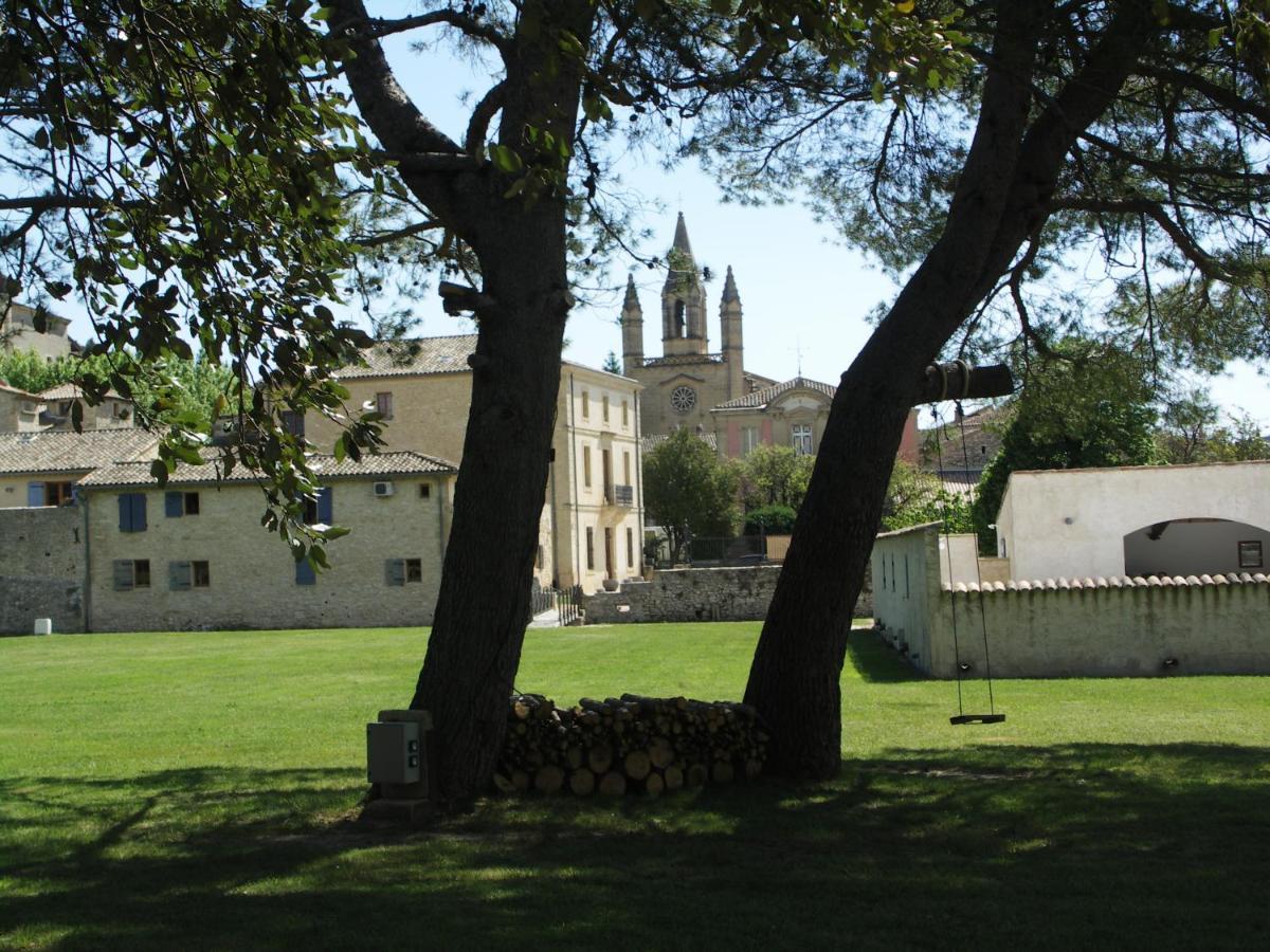 Domaine Saint Martin Hotel Valliguieres Exterior photo
